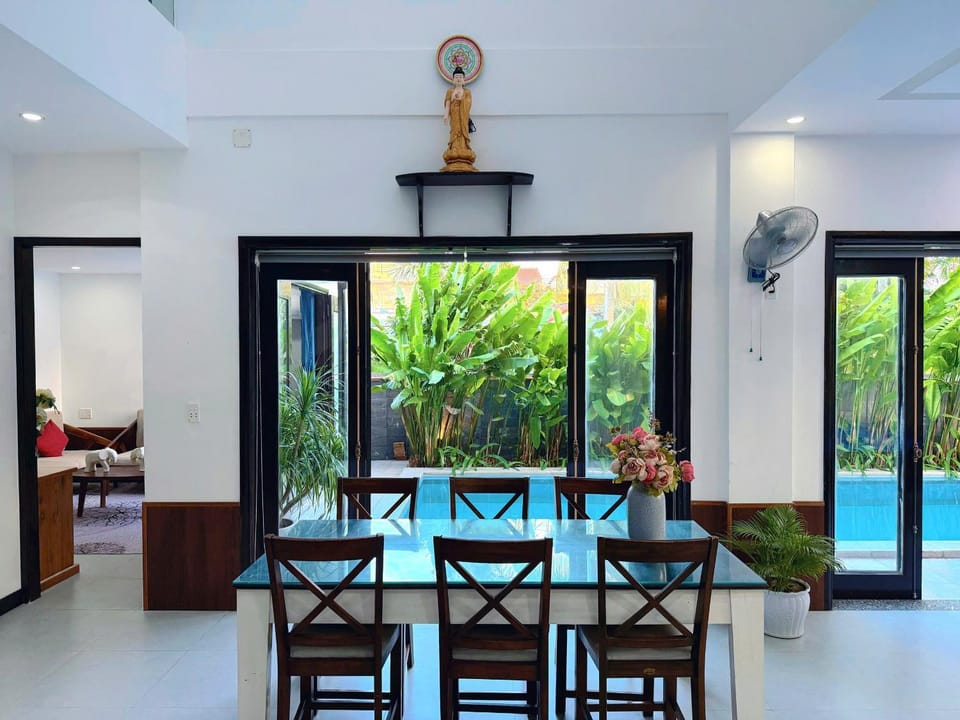 HOI AN LOTUS AROMA VILLA - FOUR BIG ROOM Villa in Hoi An
