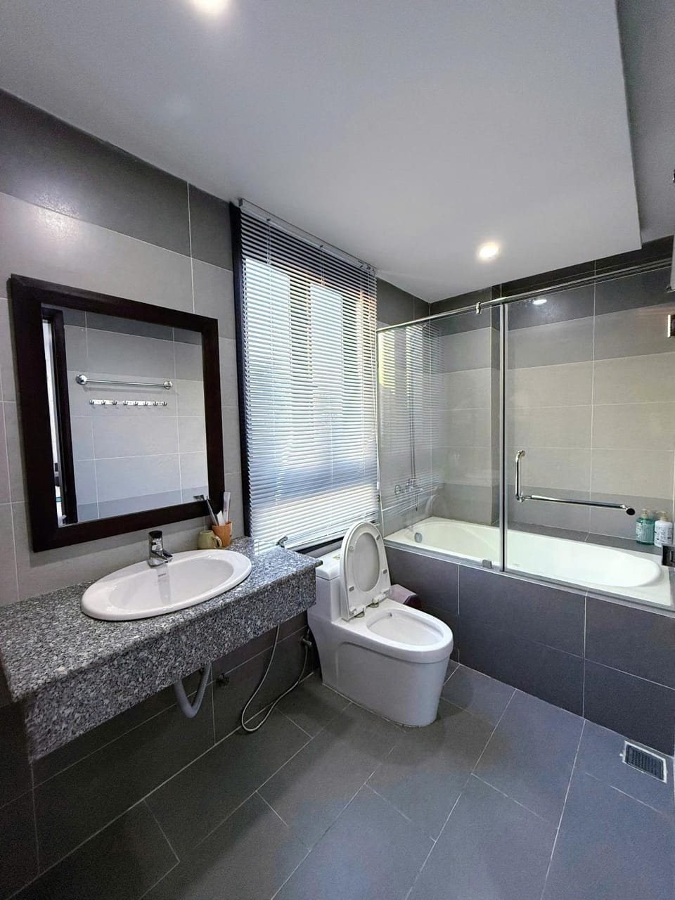 HOI AN LOTUS AROMA VILLA - FOUR BIG ROOM Villa in Hoi An