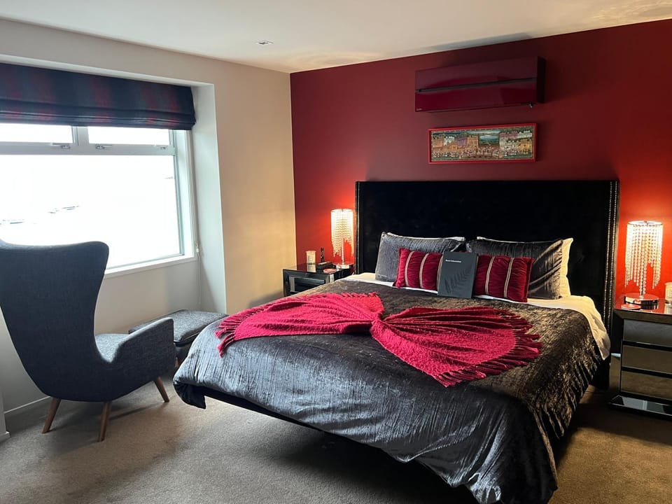 Bedroom, air conditioner