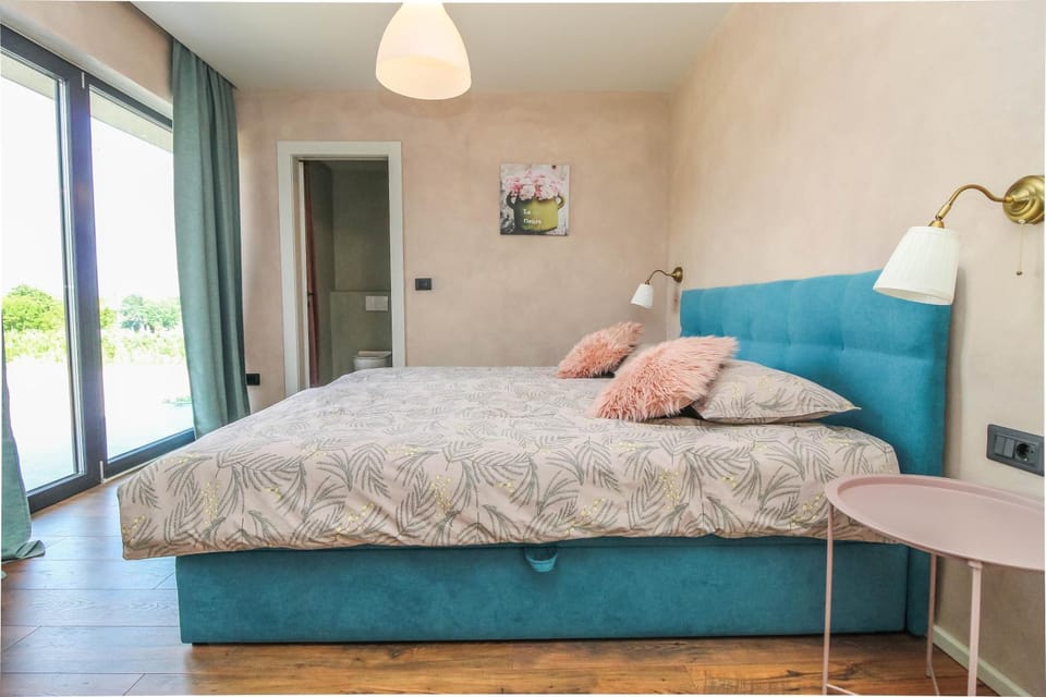 Bedroom, Garden view