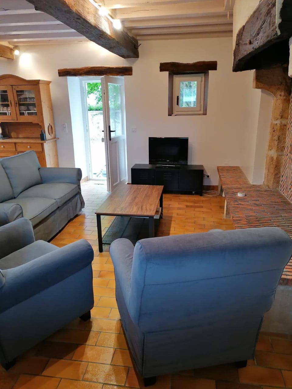 Communal lounge/ TV room, TV and multimedia, Living room, Seating area