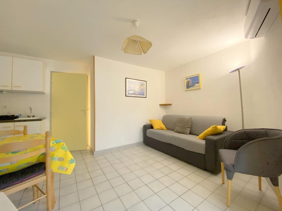 Living room, kitchen