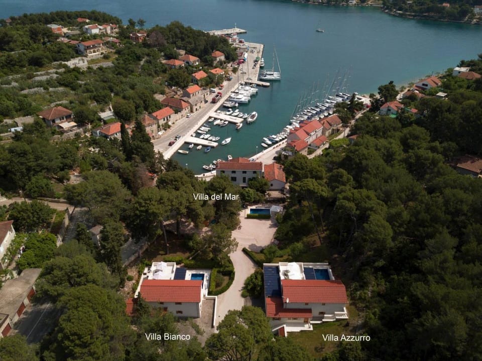 Bird's eye view, On site, Sea view