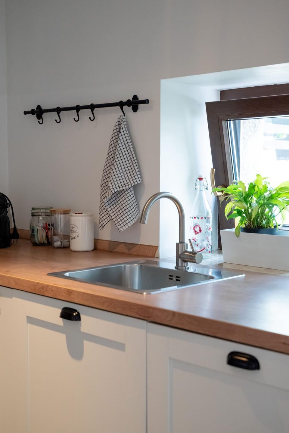 Kitchen or kitchenette, kitchen