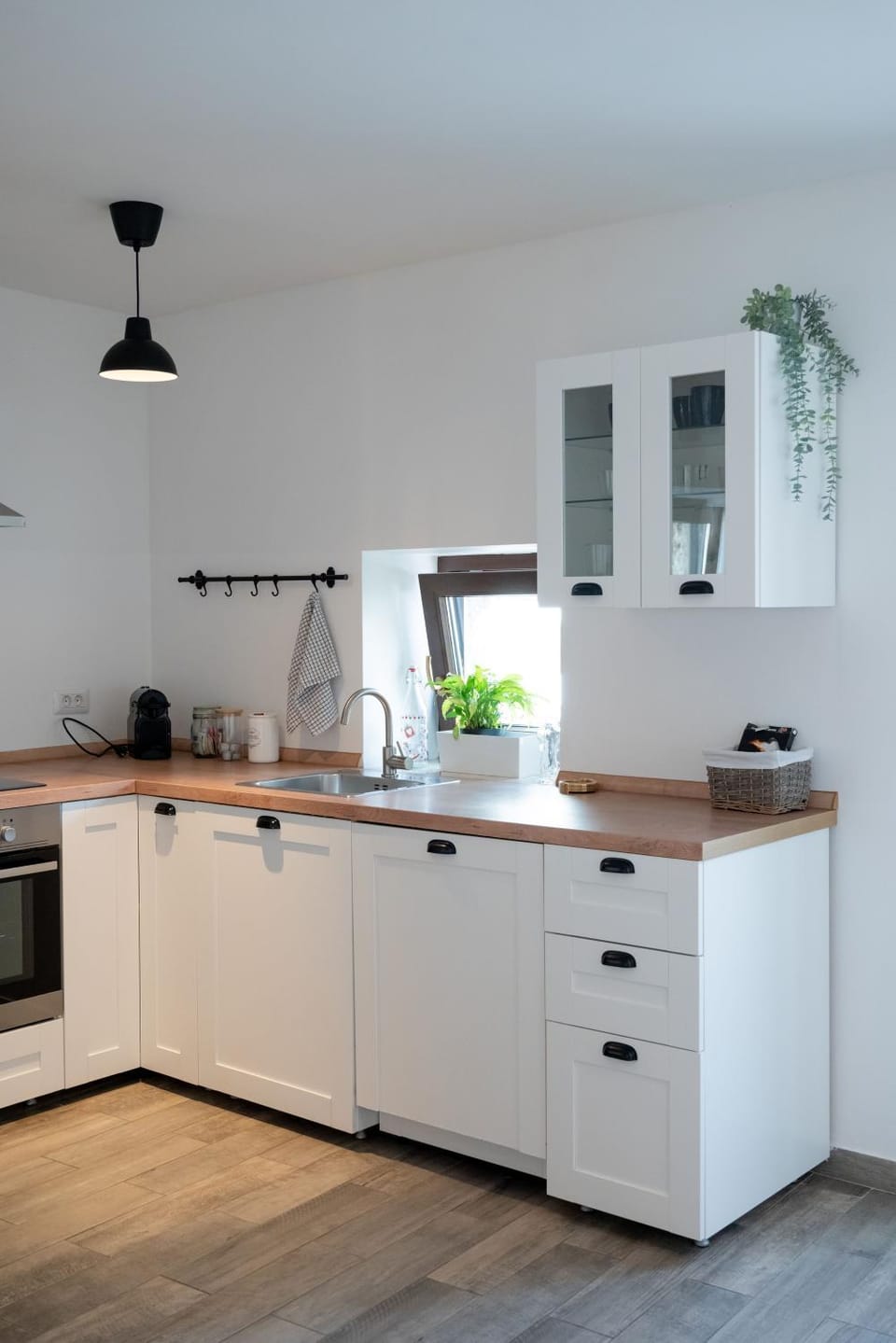 Kitchen or kitchenette, kitchen