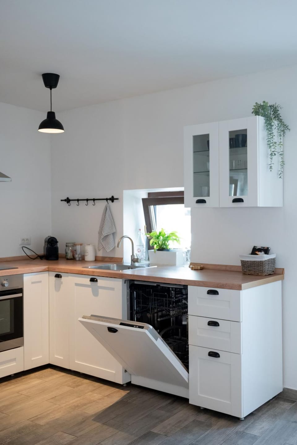 Kitchen or kitchenette, kitchen