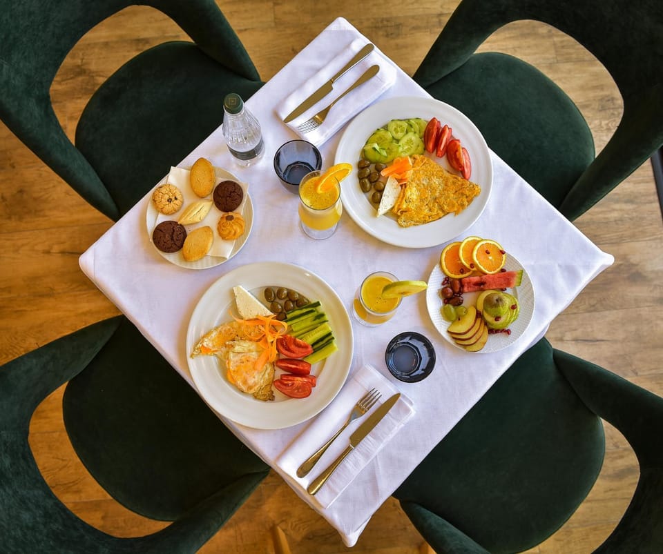 Lounge or bar, Breakfast