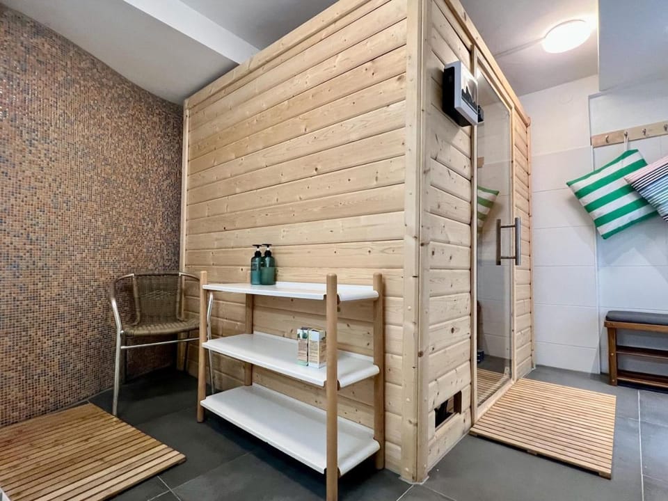 Sauna, Steam room, Spa and wellness centre/facilities