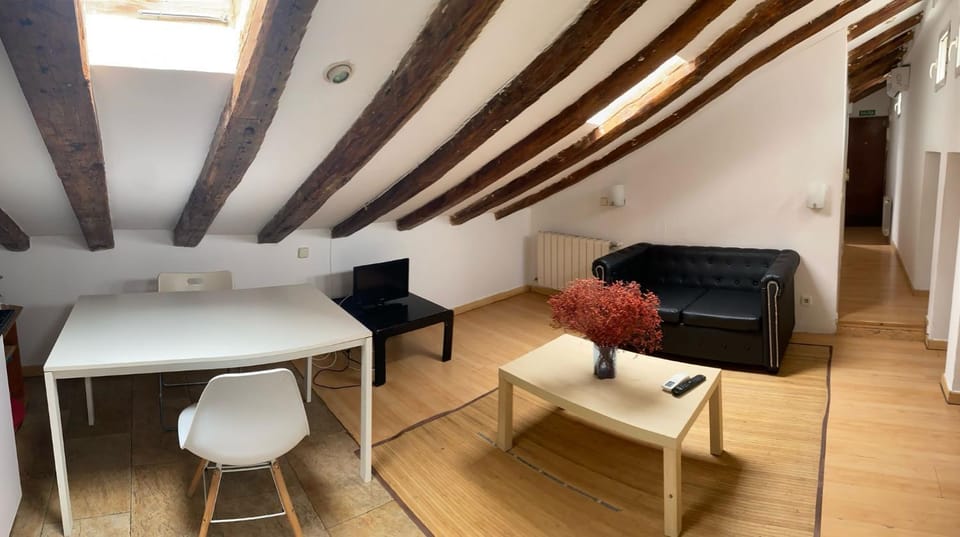 Stylish 1-Bedroom Apartment in Malasaña-Central Madrid Apartment in Centro