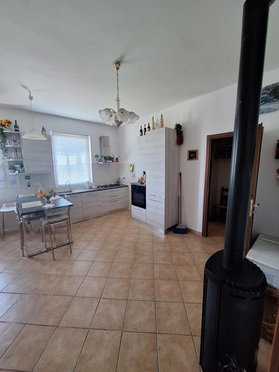 Kitchen or kitchenette, Living room