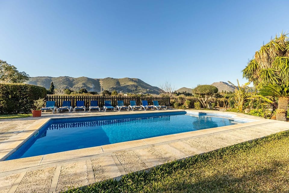 Natural landscape, Mountain view, Pool view, Swimming pool, sunbed