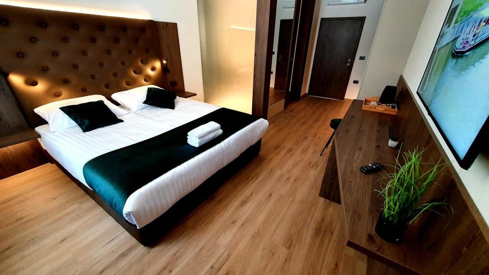 TV and multimedia, Coffee/tea facilities, Bedroom
