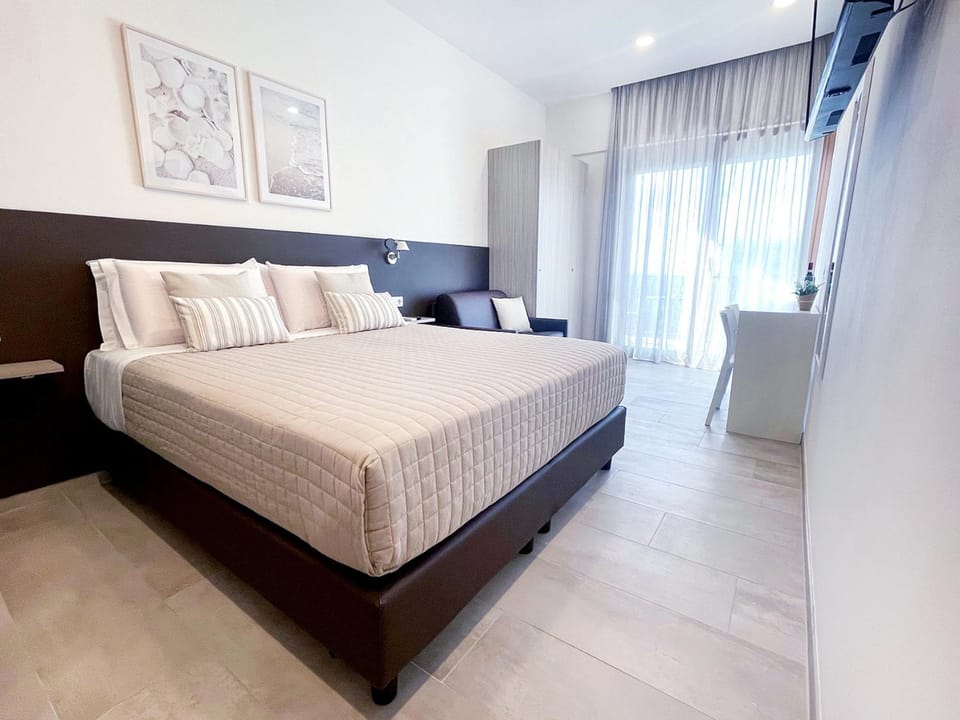Bed, View (from property/room), Bedroom