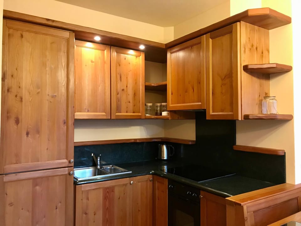 Restaurant/places to eat, Coffee/tea facilities, Dining area