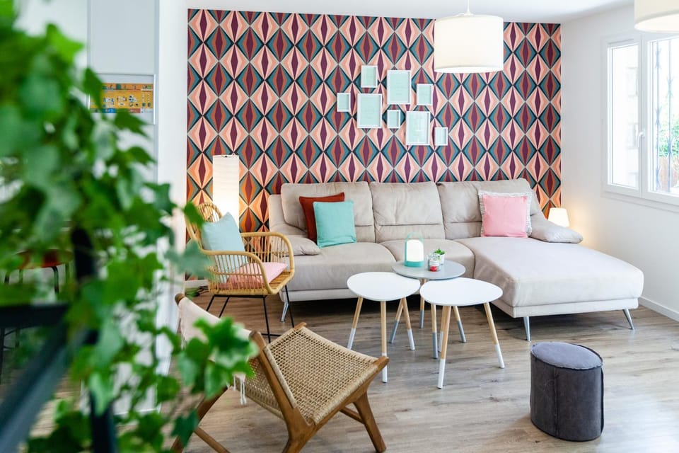 Living room, Seating area, Dining area