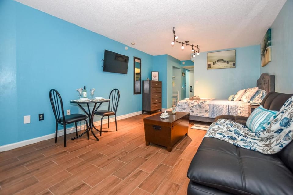Living room, Seating area, Dining area, Bedroom