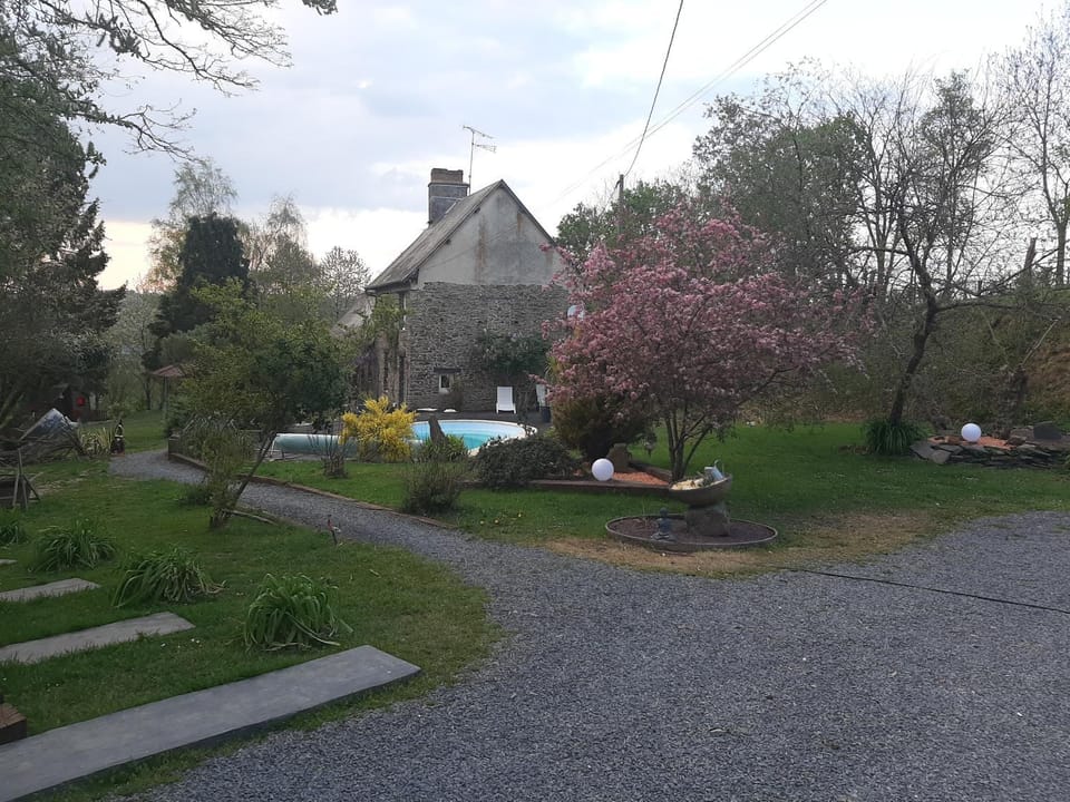 LA ROULOTTE DE GERMAINE Campground/ 
RV Resort in Normandy
