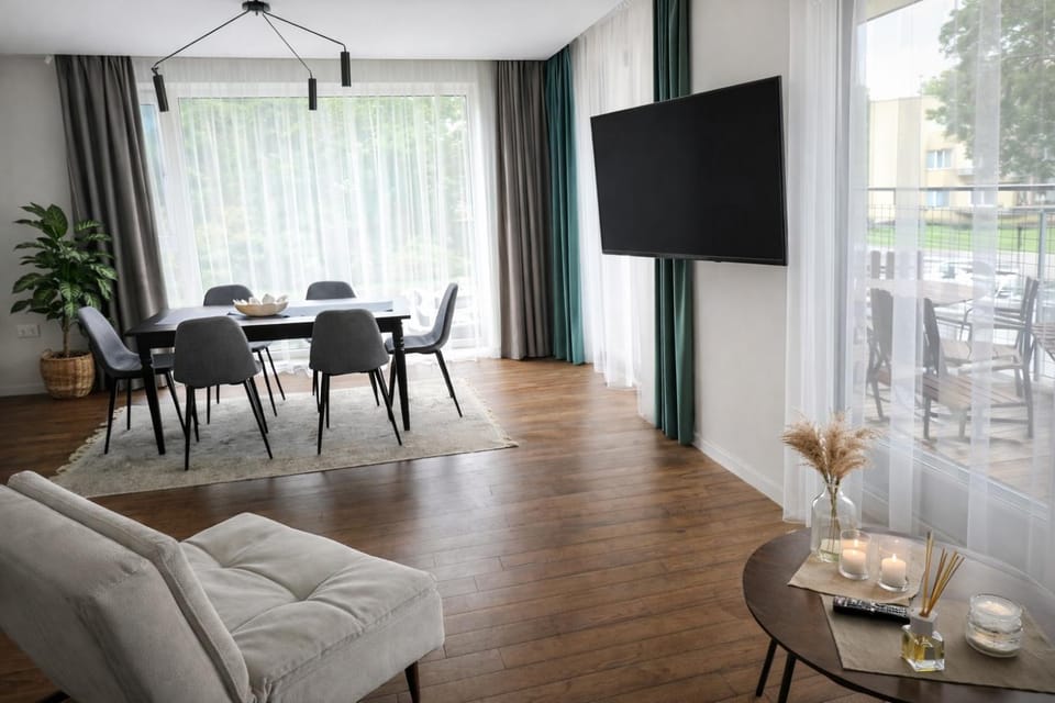 TV and multimedia, Living room, Dining area