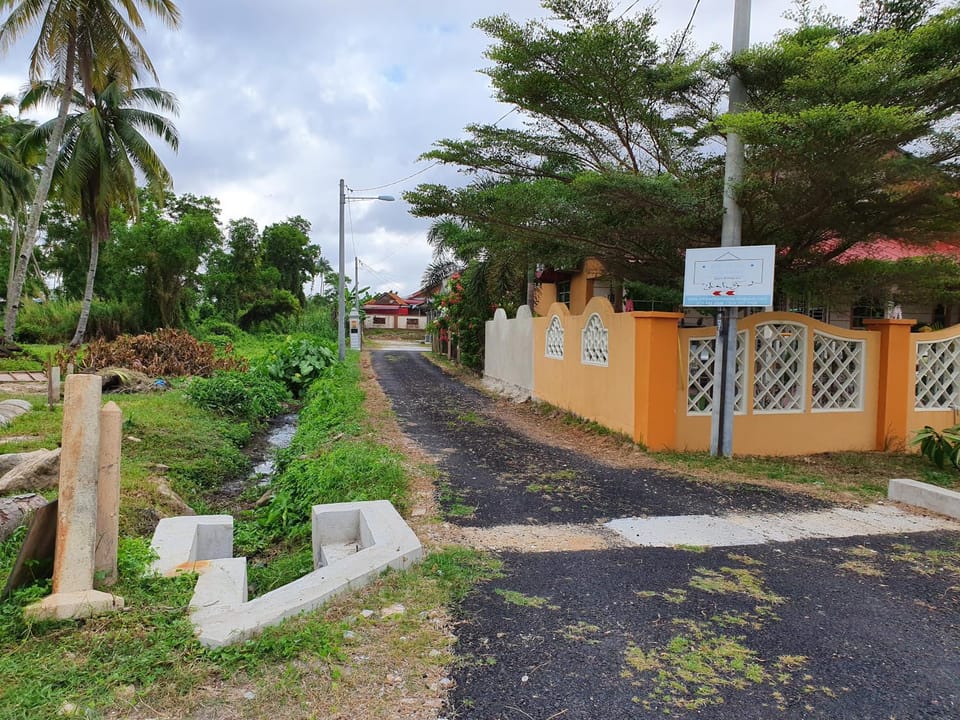 Facade/entrance, Garden