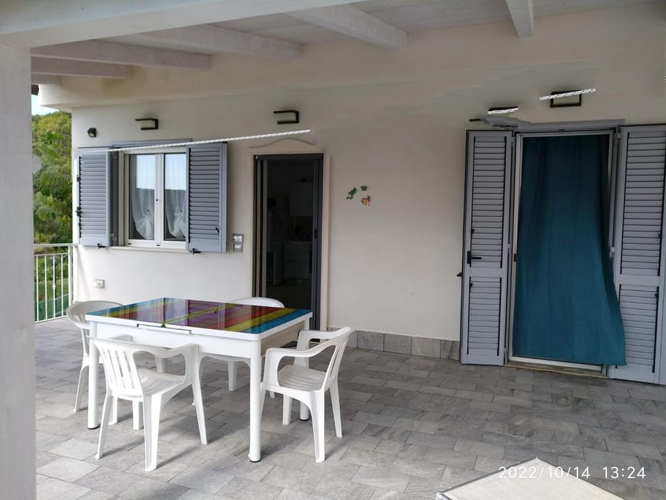 Patio, Day, View (from property/room), Balcony/Terrace, Dining area