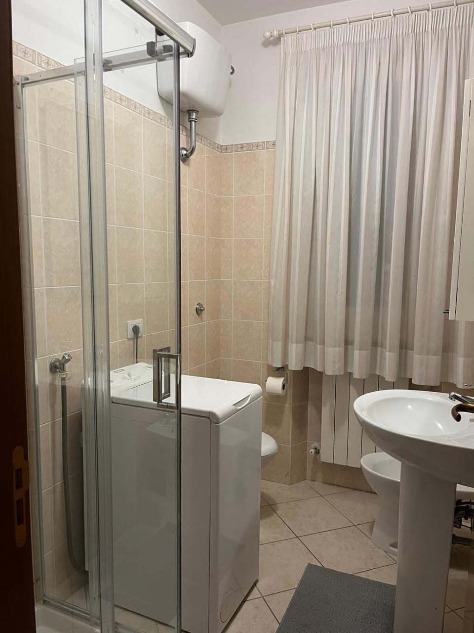 Shower, Bathroom, washing machine
