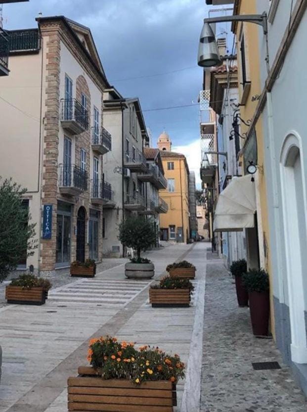 Neighbourhood, City view, Street view, Location