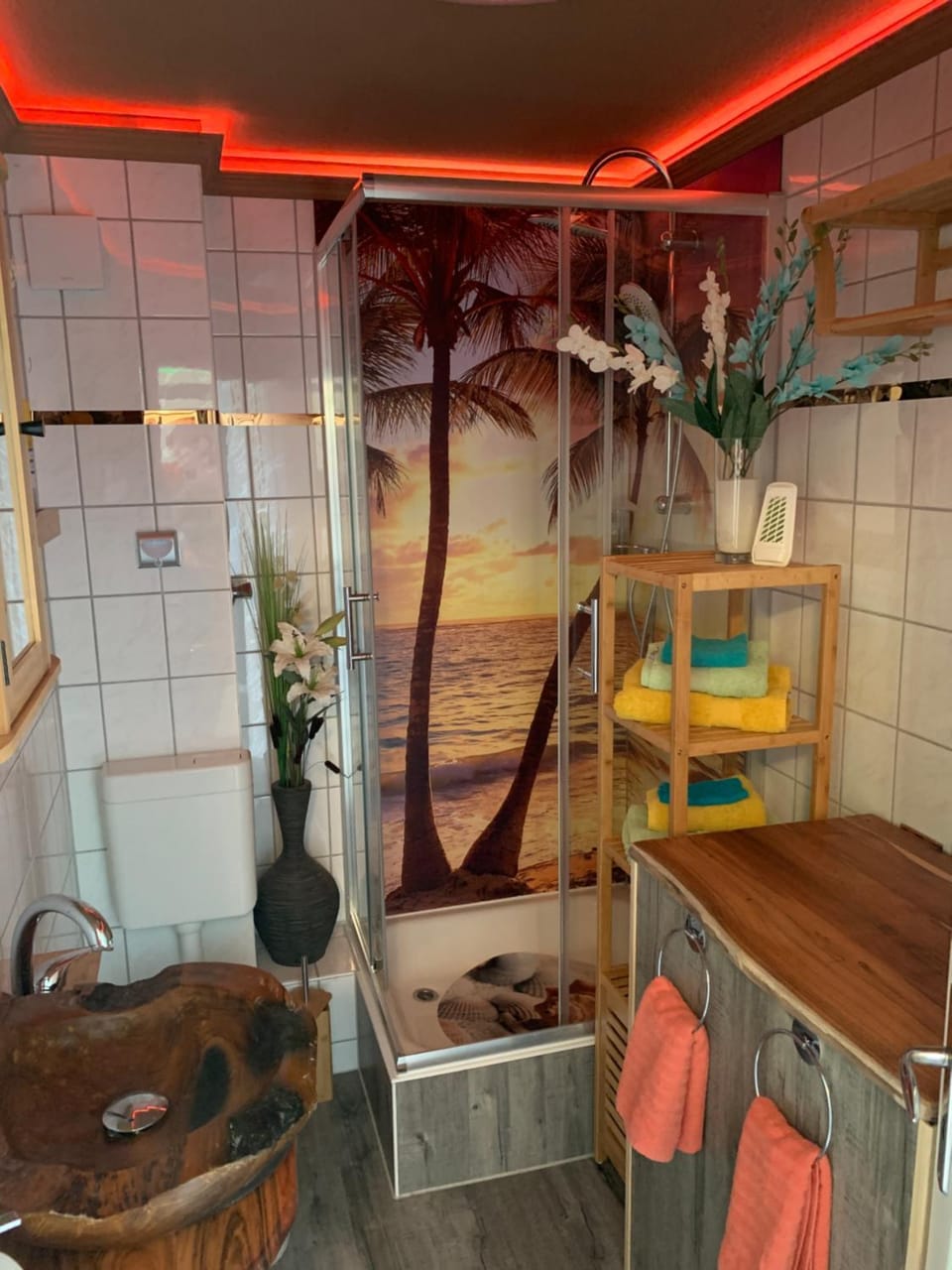 Toilet, Bathroom, Photo of the whole room, towels, washing machine