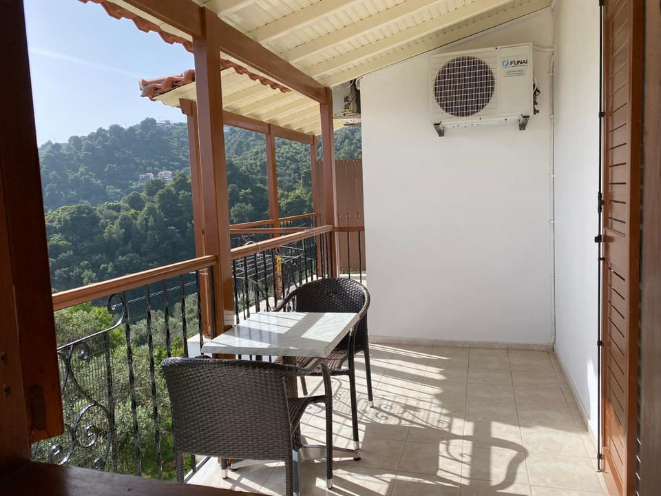 Day, Natural landscape, View (from property/room), Balcony/Terrace, Dining area, Mountain view