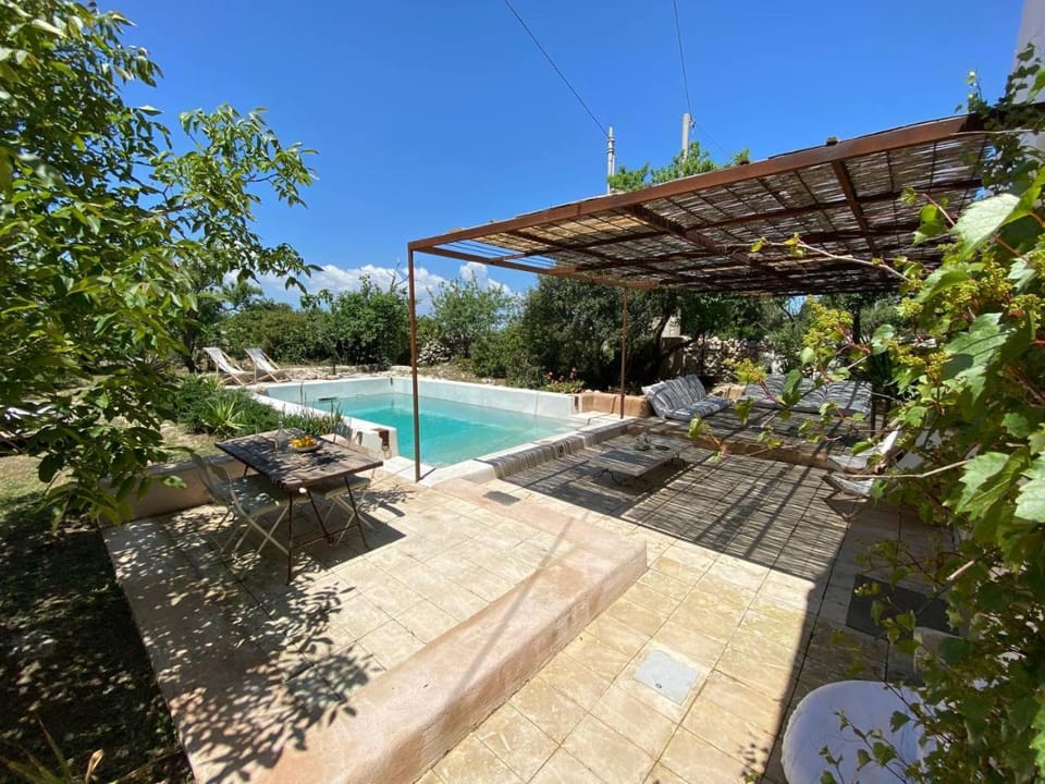 Natural landscape, Garden, Garden view, Pool view, Swimming pool, Swimming pool, sunbed