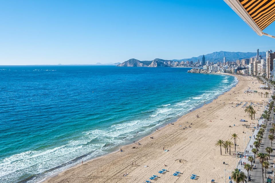Nearby landmark, Off site, Day, Natural landscape, View (from property/room), Beach, City view, Mountain view, Sea view