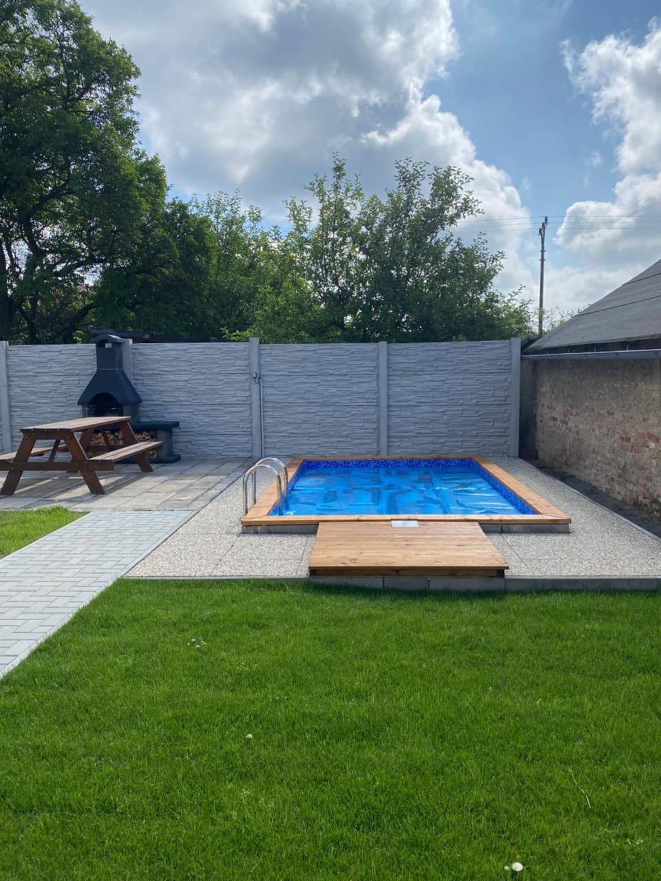 Swimming pool