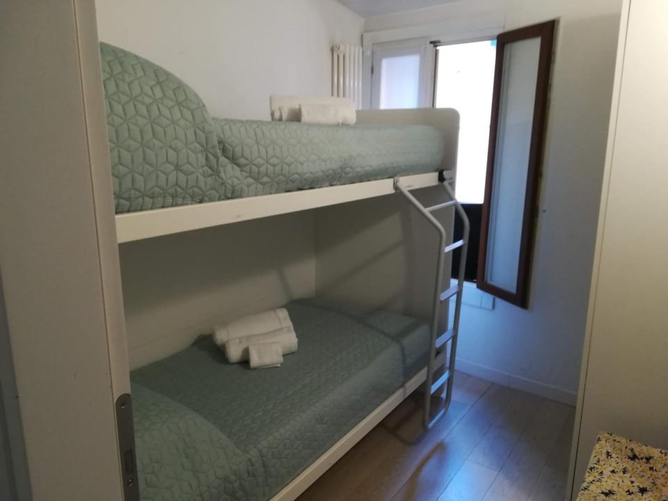bunk bed