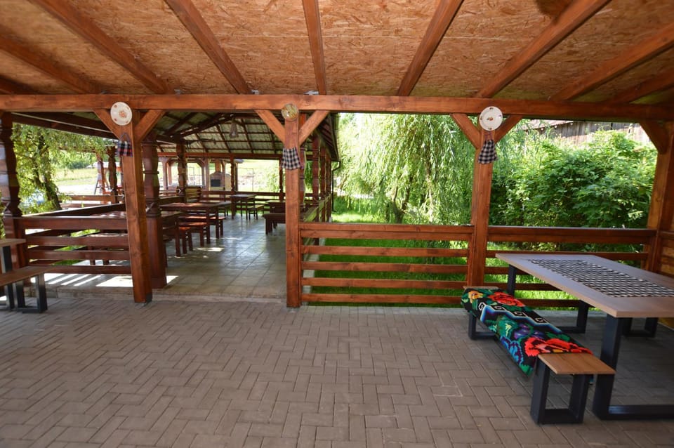 Cris & Mona Bed and Breakfast in Romania