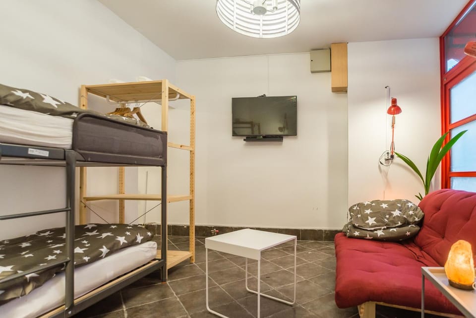 Bedroom, bunk bed