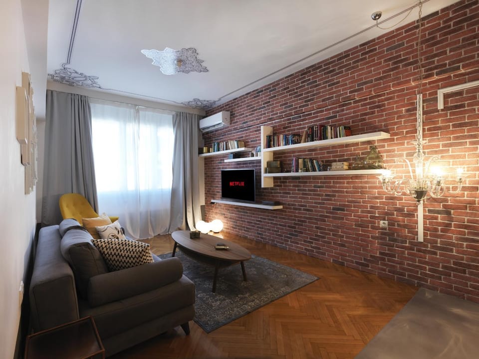 Communal lounge/ TV room, Living room
