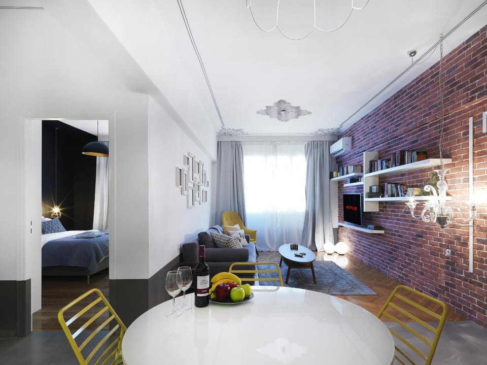 Communal lounge/ TV room, Living room