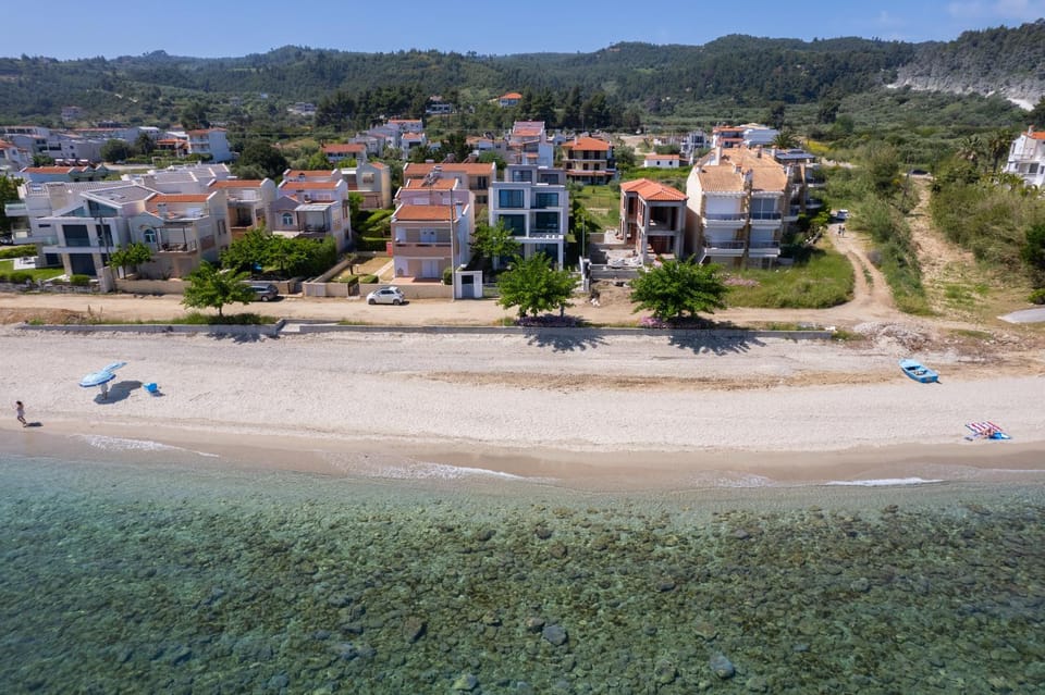 Property building, Location