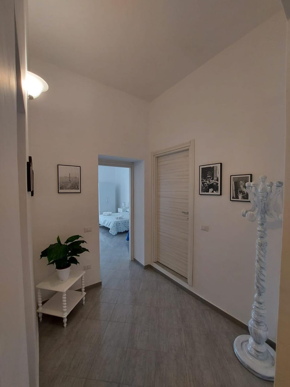 Casa Mario a 5 minuti da Tropea, fresca nuova e con posto auto!!! Apartment in Calabria