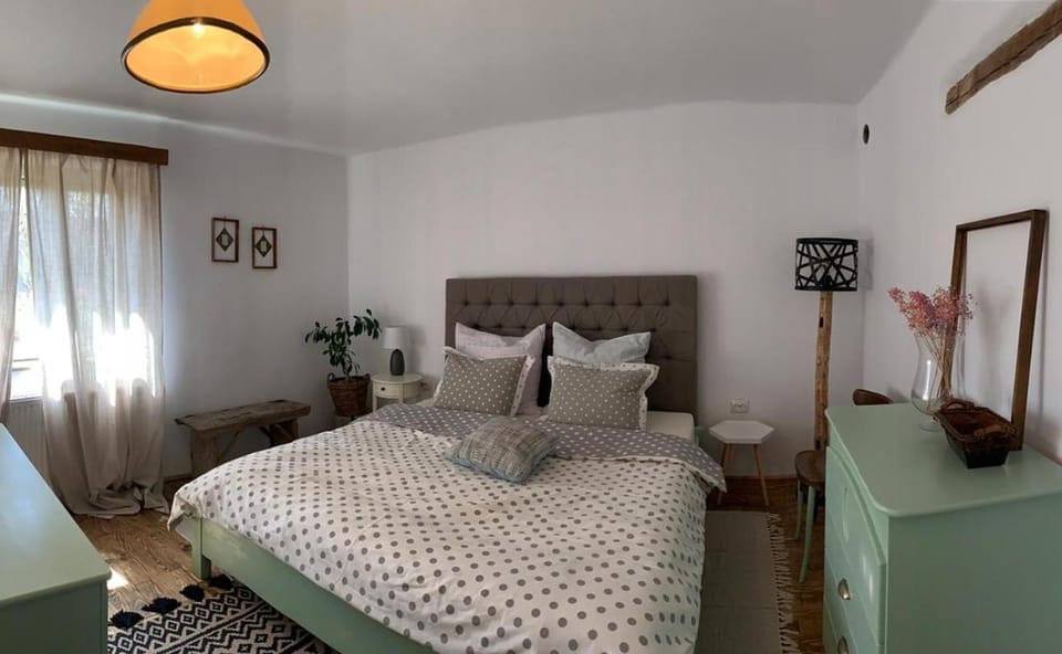 Bed, Photo of the whole room