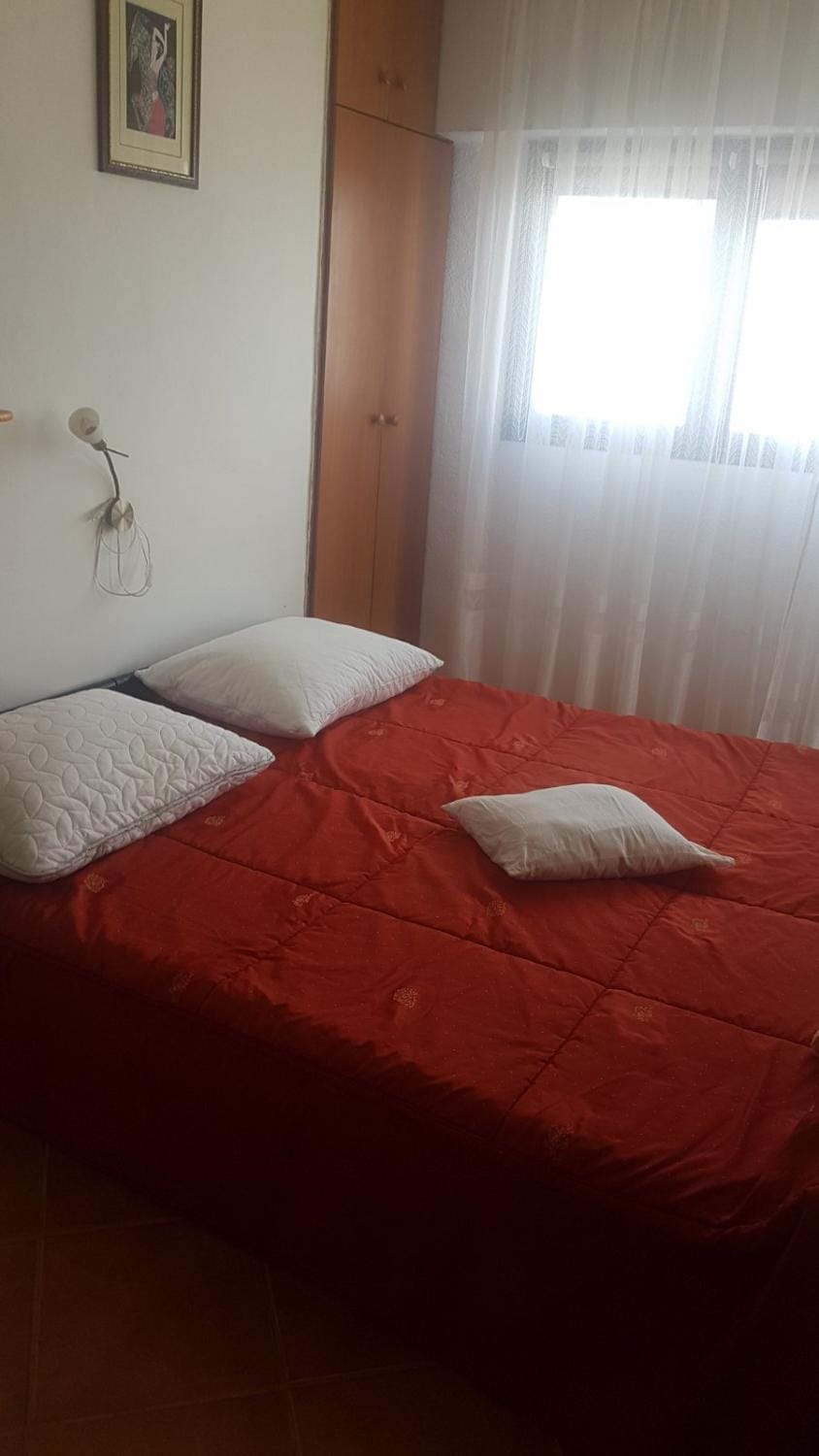 Property building, Bed