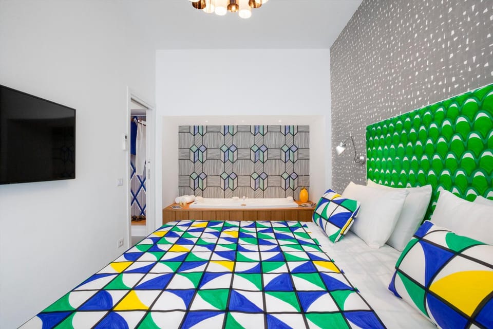 TV and multimedia, Bedroom, Bath