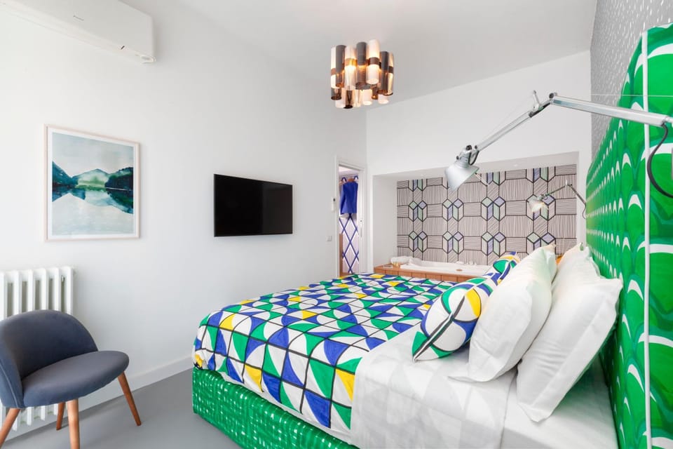 TV and multimedia, Bedroom, Bath