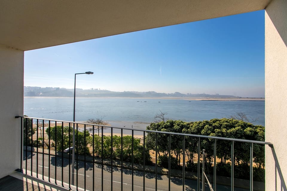 LovelyStay - Luxury 2BR Duplex Apartment in Foz Porto Apartment in Porto
