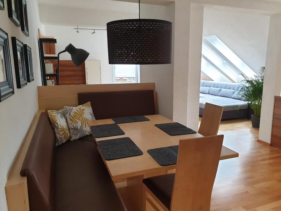 Dachgeschoss-Apartment in Landeck - 140m² Apartment in Tyrol