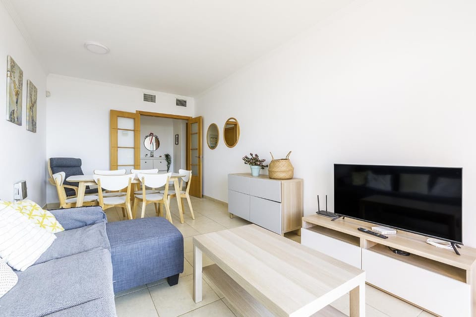 A&N Sea View Family Apartment with Pool & Parking Apartment in Torre del Mar