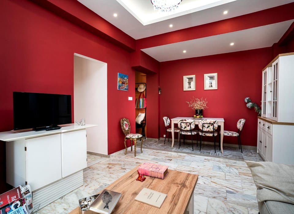 Living room, Seating area, Dining area
