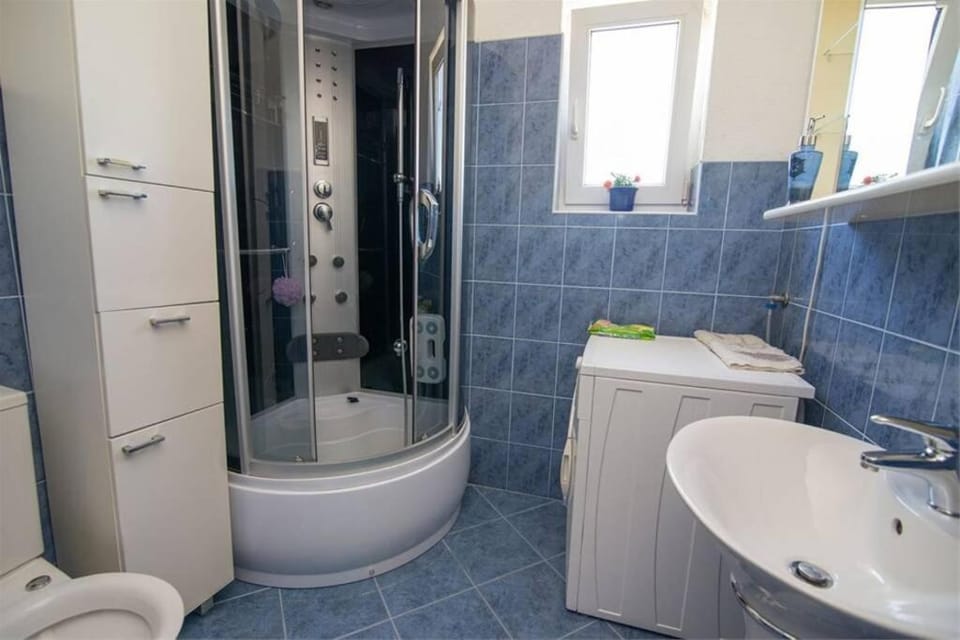 Bathroom, Bath