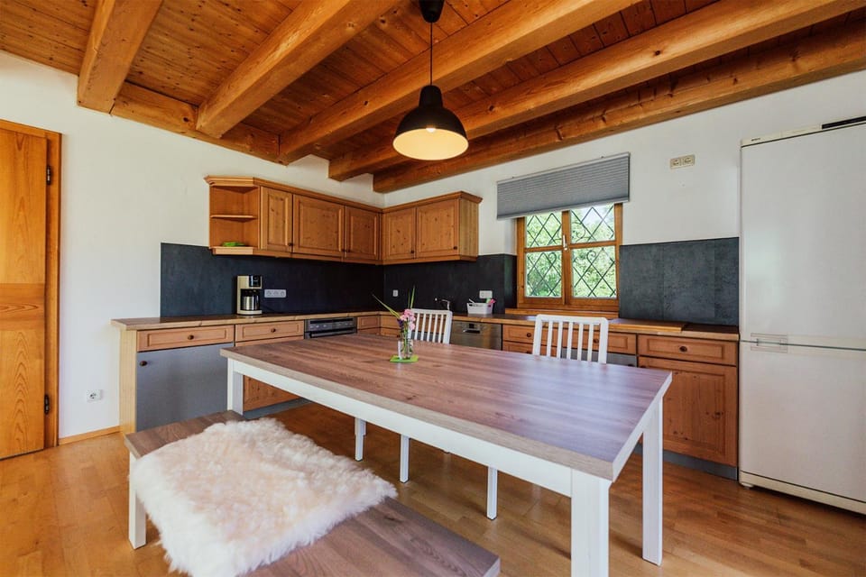 Kitchen or kitchenette, Decorative detail, Dining area