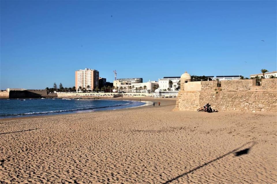 Property building, Nearby landmark, Off site, Neighbourhood, Natural landscape, Decorative detail, Beach, Diving