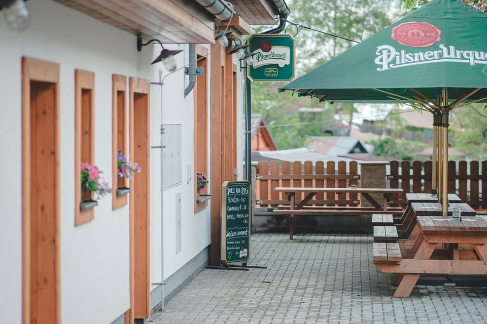 Restaurant/places to eat, Restaurant/places to eat
